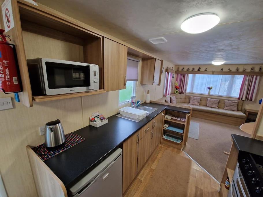 Homely 3 Bed Van @ Weymouth Bay 外观 照片