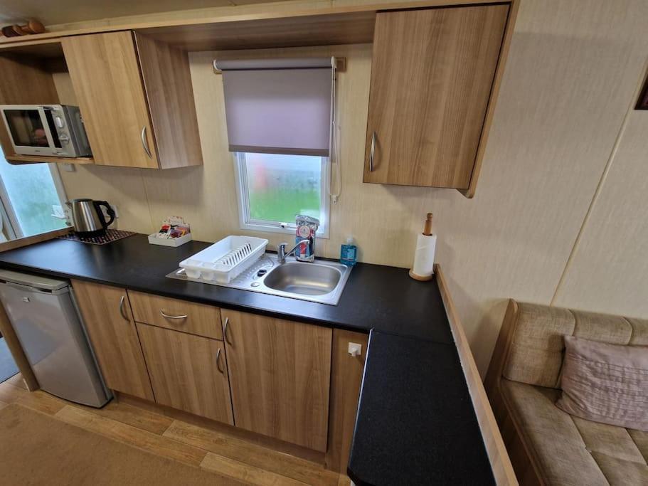 Homely 3 Bed Van @ Weymouth Bay 外观 照片